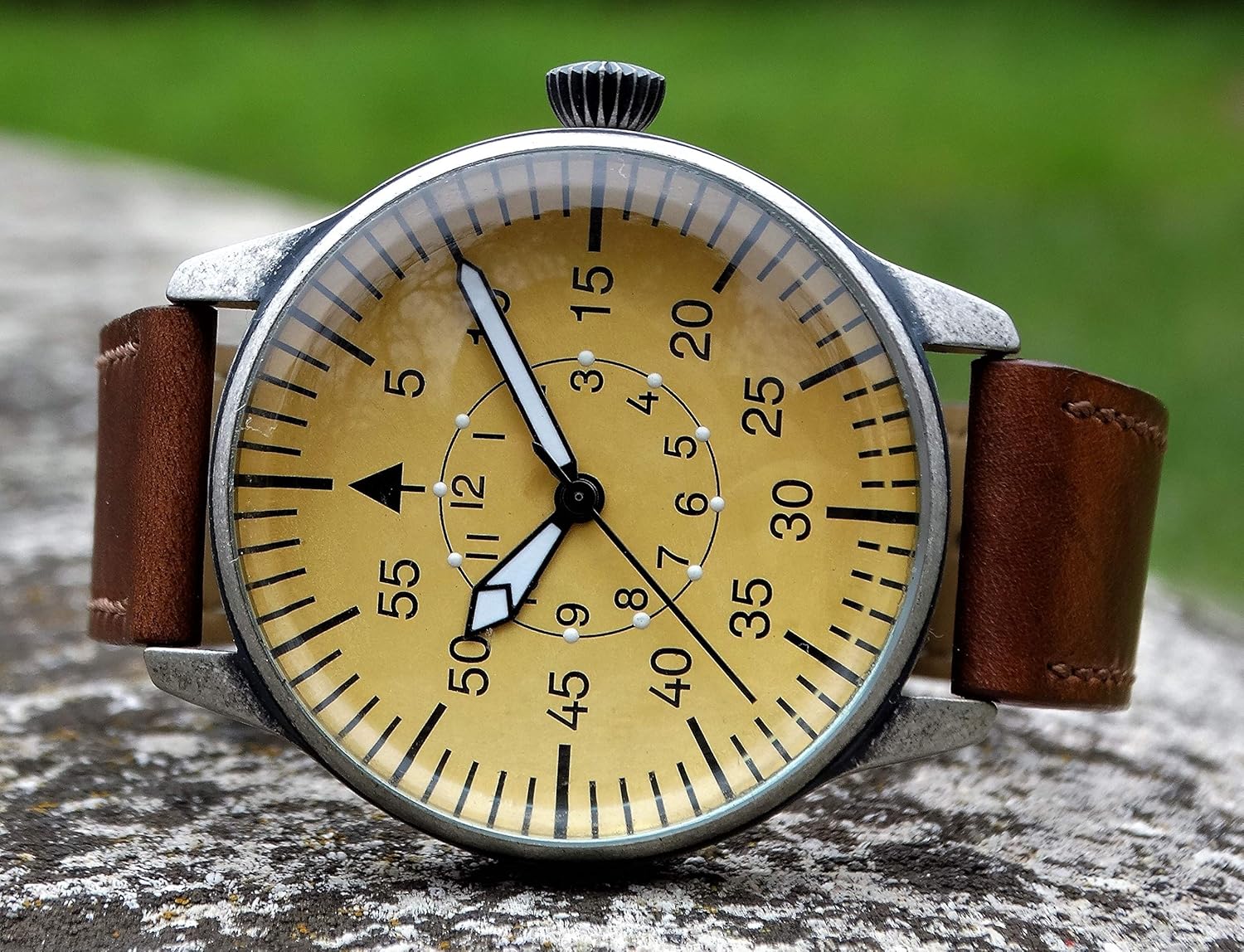Mil-Tec Luftwaffe Me109 Aviator Vintage German WW2 Flieger Pilot Mens Watch - Military Easy to Read Calfskin Brown Leather Strap 3Atm Analog Quartz - Image 2